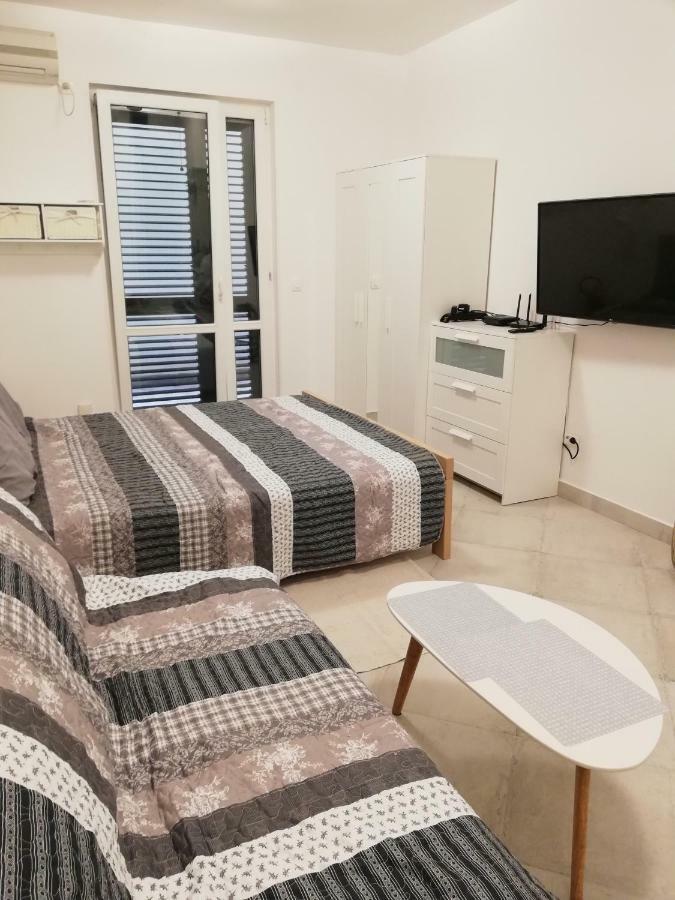 Koi Beach Walk Apartment Budva