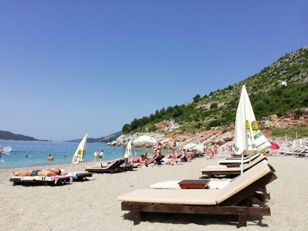 Koi Beach Walk Apartment Budva
