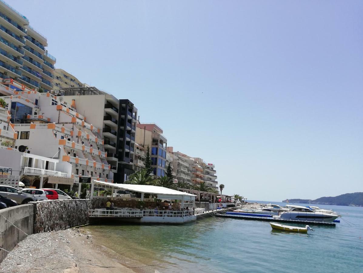 Koi Beach Walk * Budva