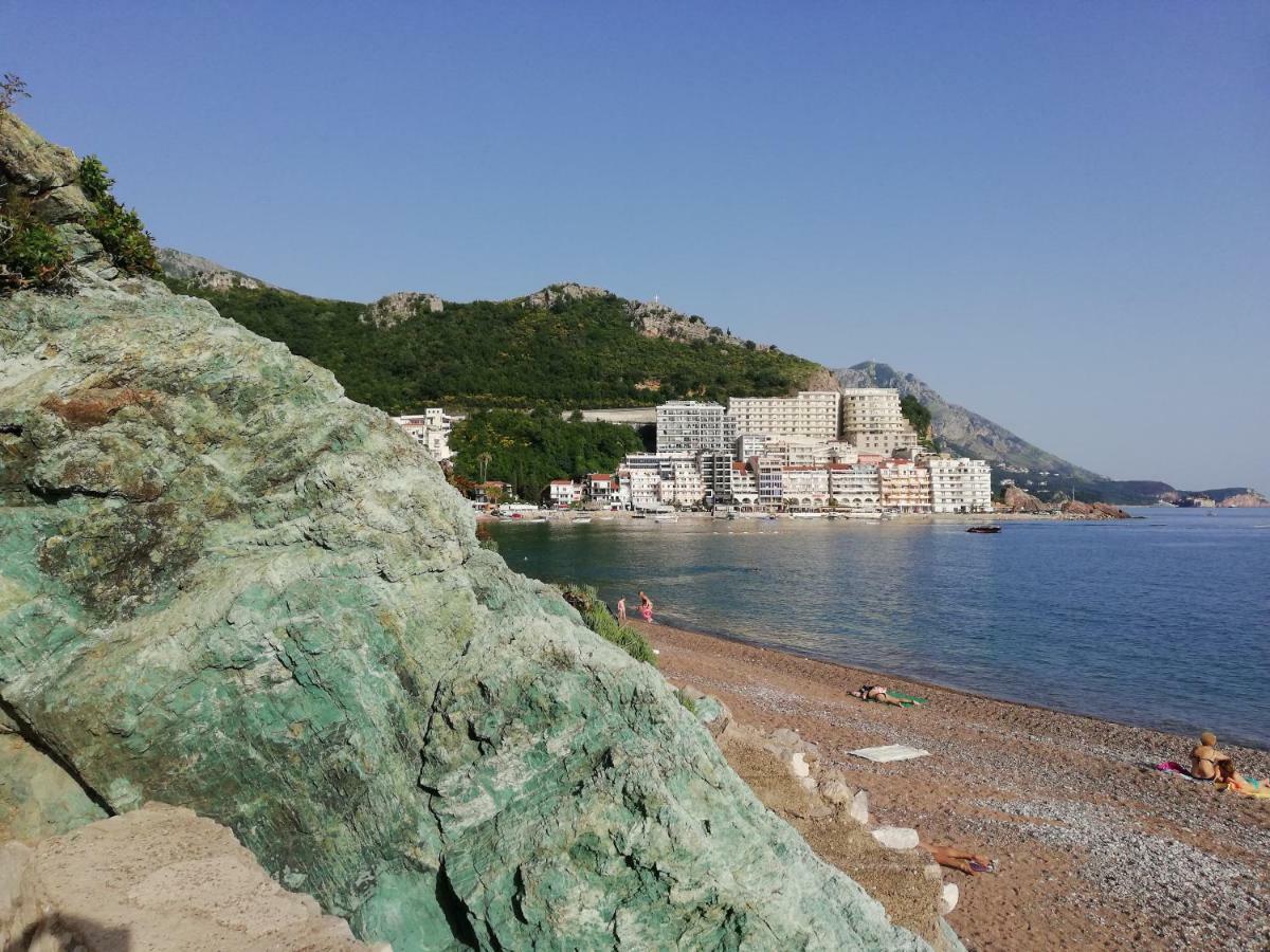 Koi Beach Walk Apartment Budva